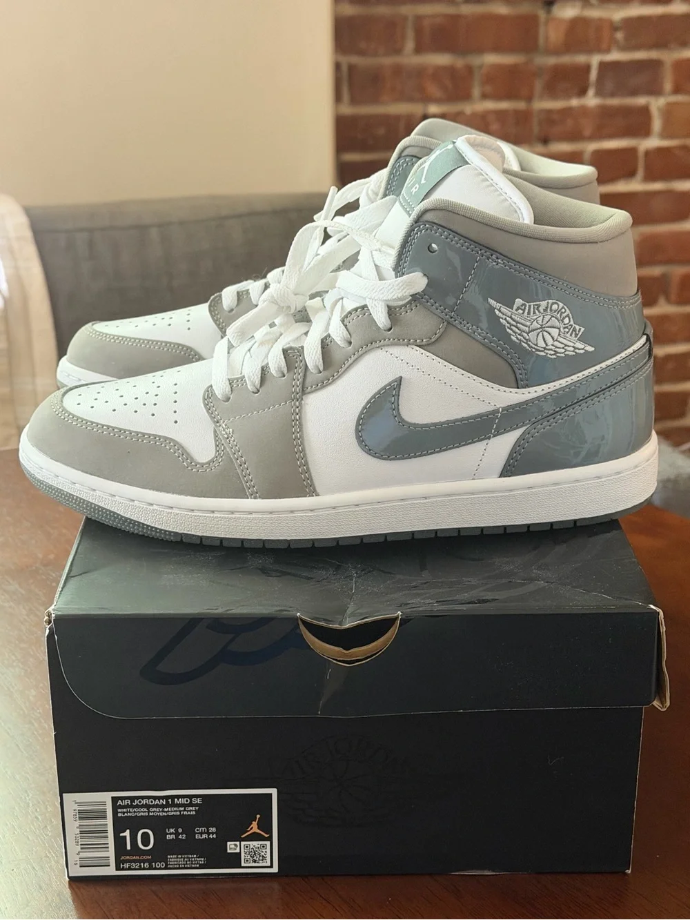 Air Jordan 1 Mid SE “Cool Grey” - Picture 2 of 6